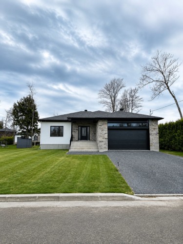 2105 Rue Gilles-Grondin  Shawinigan, QC G9P 0G5