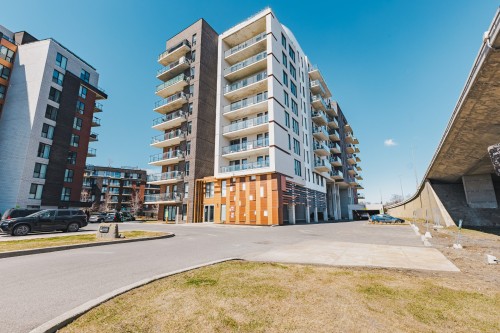 809-8 Av. Donegani  Pointe-Claire, QC H9R 0E8
