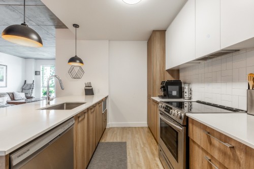 Cuisine - 809-8 Av. Donegani, Pointe-Claire, QC - Indoor Photo Showing Kitchen
