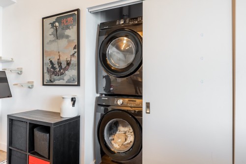Salle de lavage - 809-8 Av. Donegani, Pointe-Claire, QC - Indoor Photo Showing Laundry Room