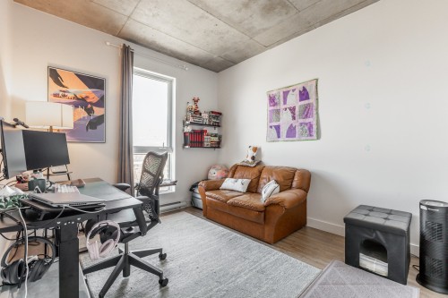 Bureau - 809-8 Av. Donegani, Pointe-Claire, QC - Indoor Photo Showing Other Room