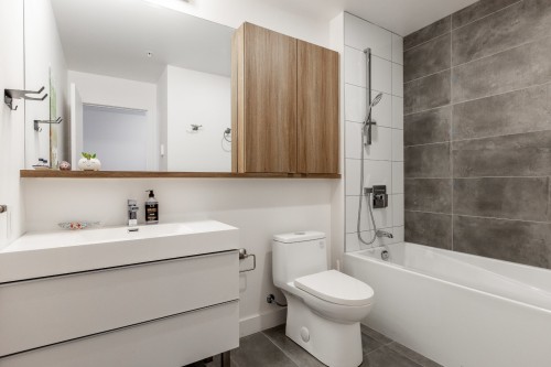 Salle de bains - 809-8 Av. Donegani, Pointe-Claire, QC - Indoor Photo Showing Bathroom