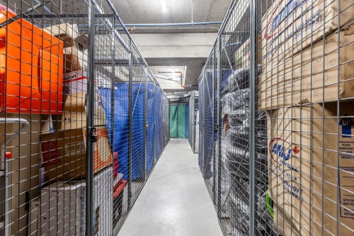Rangement - 809-8 Av. Donegani, Pointe-Claire, QC - Indoor With Storage