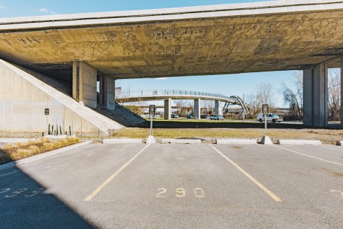 Stationnement - 809-8 Av. Donegani, Pointe-Claire, QC - Outdoor