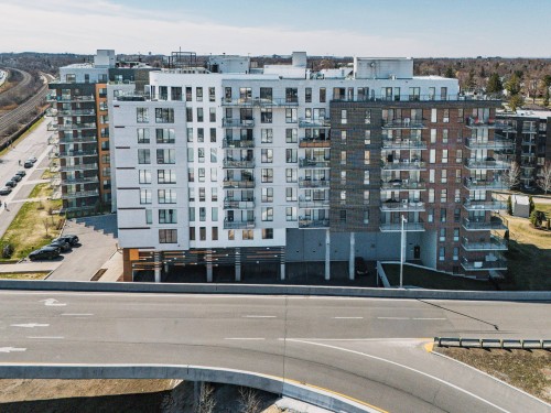 Photo aérienne - 809-8 Av. Donegani, Pointe-Claire, QC - Outdoor