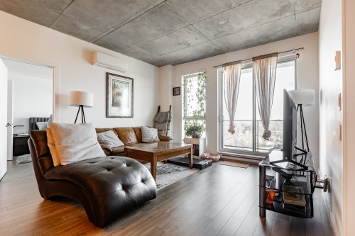 Salon - 809-8 Av. Donegani, Pointe-Claire, QC - Indoor Photo Showing Living Room
