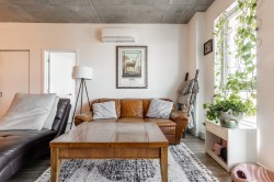 Salon - 