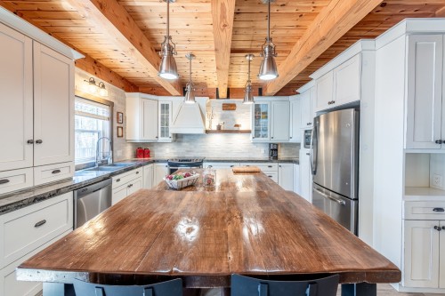 Cuisine - 49 Rue De La Pointe, La Minerve, QC - Indoor Photo Showing Kitchen With Upgraded Kitchen