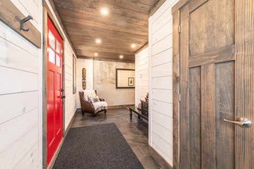 Hall d'entrée/Vestibule - 49 Rue De La Pointe, La Minerve, QC - Indoor Photo Showing Other Room