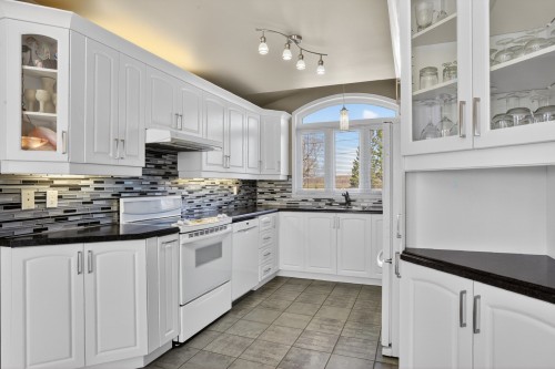 Cuisine - 3320 Rue Notre-Dame E., Trois-Rivières, QC - Indoor Photo Showing Kitchen With Upgraded Kitchen