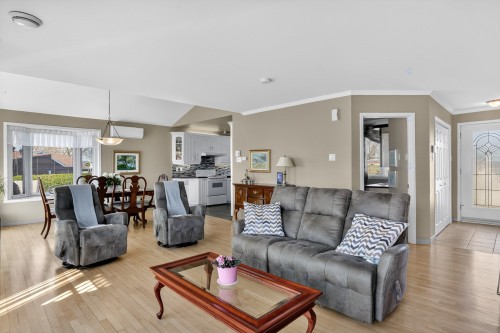 Salon - 3320 Rue Notre-Dame E., Trois-Rivières, QC - Indoor Photo Showing Living Room