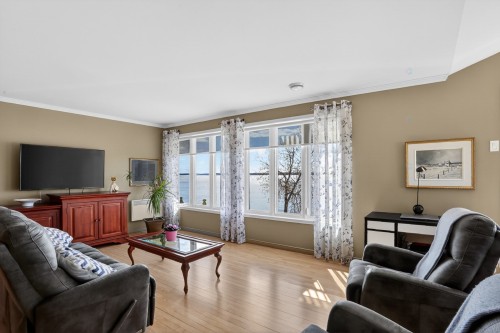 Salon - 3320 Rue Notre-Dame E., Trois-Rivières, QC - Indoor Photo Showing Living Room