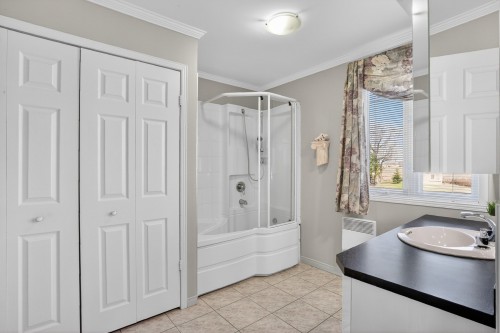 Salle de bains - 3320 Rue Notre-Dame E., Trois-Rivières, QC - Indoor Photo Showing Bathroom