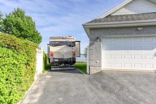 Stationnement - 3320 Rue Notre-Dame E., Trois-Rivières, QC - Outdoor