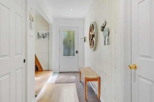 Hall d'entrée/Vestibule - 1507 Rue Des Bécassines, Sainte-Adèle, QC - Indoor Photo Showing Other Room