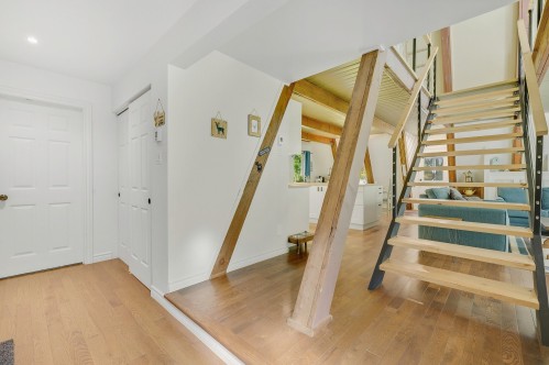 Hall d'entrée/Vestibule - 1507 Rue Des Bécassines, Sainte-Adèle, QC - Indoor Photo Showing Other Room