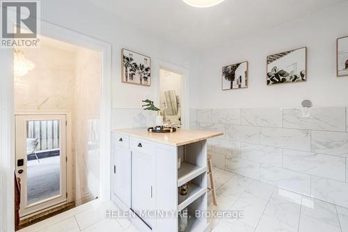 2 Birch Tree Crescent, Toronto, ON - Indoor