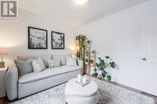 2 Birch Tree Crescent, Toronto, ON - Indoor Photo Showing Living Room