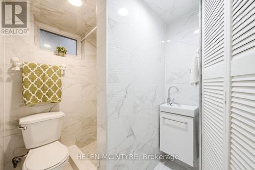 2 Birch Tree Crescent, Toronto, ON - Indoor Photo Showing Bathroom