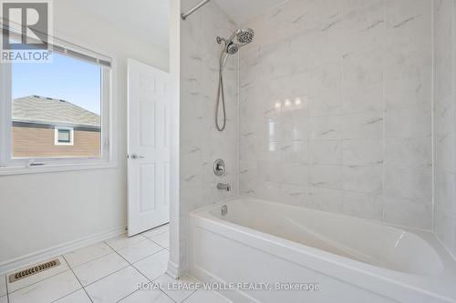 267 Grovehill Crescent, Kitchener, ON - Indoor Photo Showing Bathroom