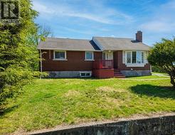176 OAKRIDGE BOULEVARD Ottawa, ON K2G 2V2