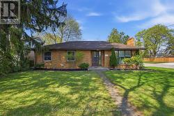 305 STEPHEN STREET  London South (South B), ON N6K 2N2