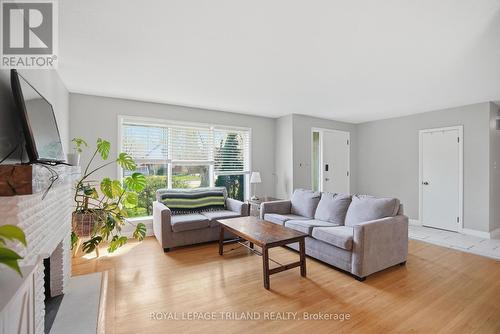 Main Floor: Living Room - 305 Stephen Street, London South (South B), ON - Indoor Photo Showing Living Room