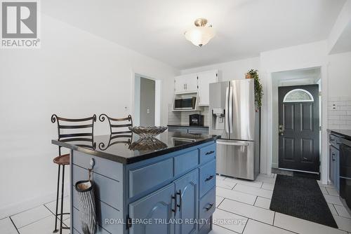 Main Floor: Kitchen - 305 Stephen Street, London South (South B), ON - Indoor Photo Showing Kitchen