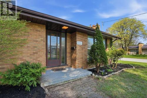 Attractive Front Entry - 305 Stephen Street, London South (South B), ON - Outdoor