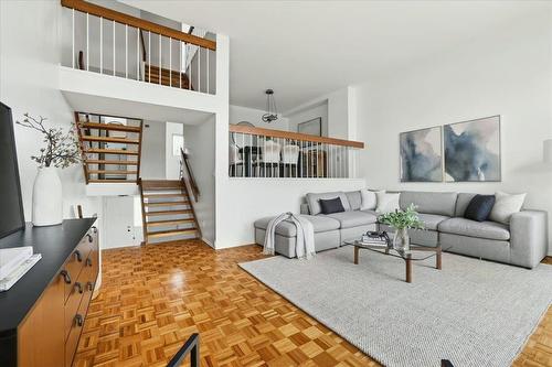 47 361 Westwood Drive, Winnipeg, MB - Indoor Photo Showing Living Room