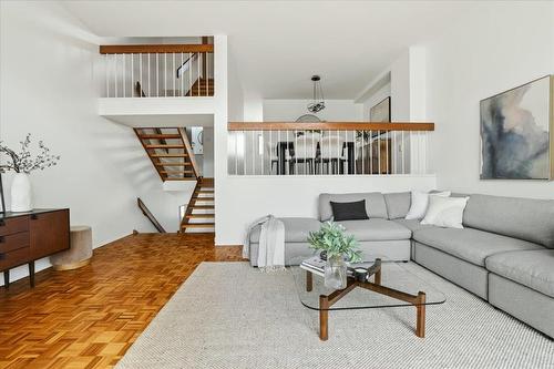 47 361 Westwood Drive, Winnipeg, MB - Indoor Photo Showing Living Room