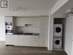 3101 - 11 WELLESLEY STREET W Toronto, ON M4Y 1E8