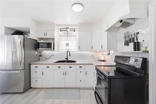 70 Handyside Avenue, Winnipeg, MB - Indoor Photo Showing Kitchen