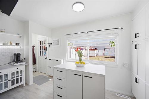 70 Handyside Avenue, Winnipeg, MB - Indoor Photo Showing Other Room