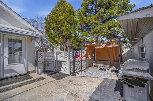 70 Handyside Avenue, Winnipeg, MB - Outdoor