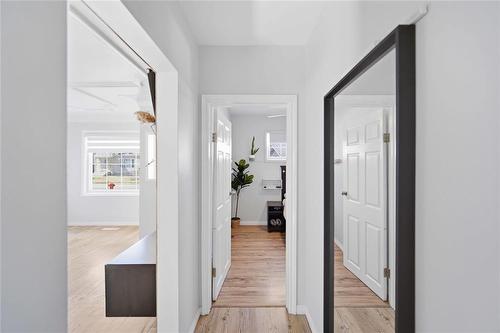 70 Handyside Avenue, Winnipeg, MB - Indoor Photo Showing Other Room