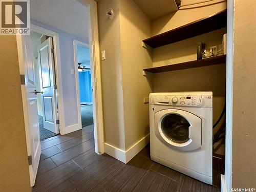 902 320 5Th Avenue N, Saskatoon, SK - Indoor Photo Showing Laundry Room