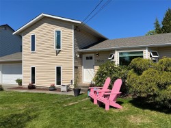 1646 Maquinna Ave Comox, BC V9M 3L7