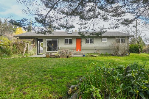 369 Douglas St, Comox, BC 