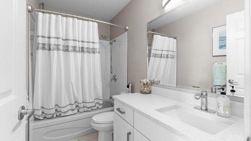 2440 Margaret Road, West Kelowna, BC - Indoor Photo Showing Bathroom
