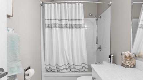 2440 Margaret Road, West Kelowna, BC - Indoor Photo Showing Bathroom
