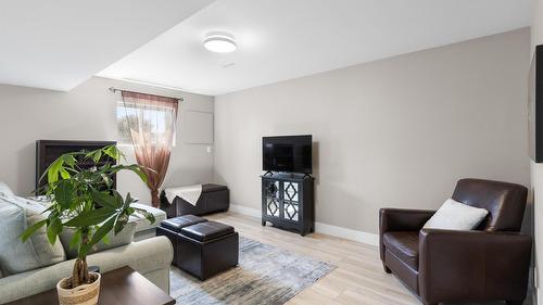 2440 Margaret Road, West Kelowna, BC - Indoor Photo Showing Living Room
