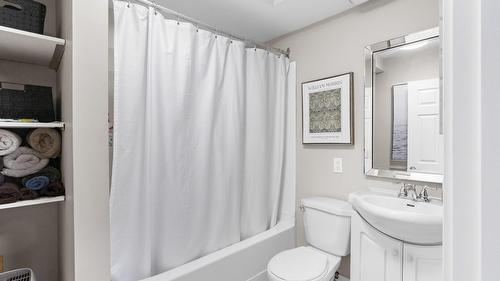 2440 Margaret Road, West Kelowna, BC - Indoor Photo Showing Bathroom