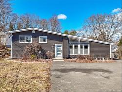 675 Smythe ST  Fredericton, NB E3B 3G2