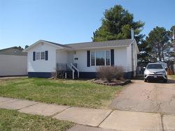 24 Chelsea RD  Moncton, NB E1G 1H8