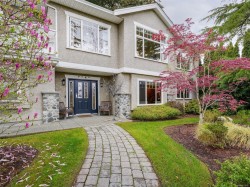 7348 Ridgedown Crt Central Saanich, BC V8M 2H7