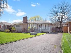 12 BROOKDALE AVENUE St. Catharines (Oakdale), ON L2T 2T3