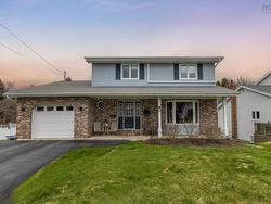 10 Abbey Dale Court  Lower Sackville, NS B4C 3R2