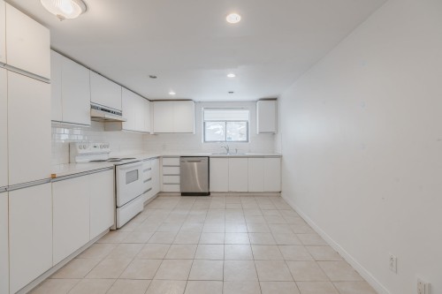 Cuisine - 4827A Av. Victoria, Montréal (Côte-Des-Neiges/Notre-Dame-De-Grâce), QC - Indoor Photo Showing Kitchen