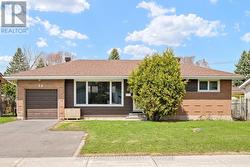 50 HILLIARD AVENUE  Ottawa, ON K2E 6C1